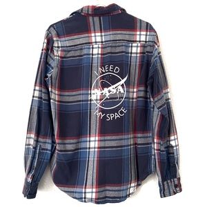 📍 Spikes & Seams Plaid Flannel Women’s Size Medium